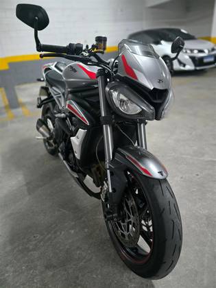 TRIUMPH STREET TRIPLE 765 RS 